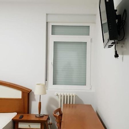 Bed and Breakfast Aloja Madrid Exterior foto